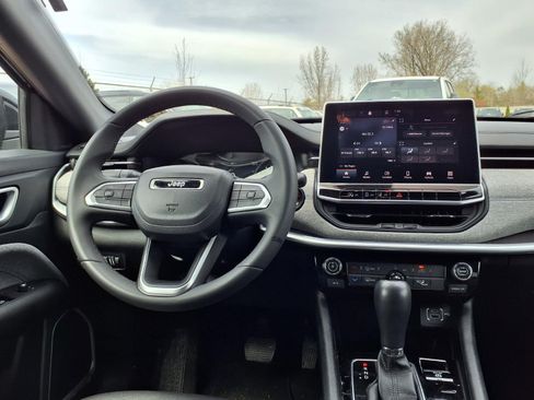 Certified 2024 Jeep Compass Latitude AWD/4WD image 5