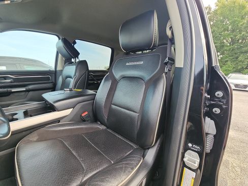 Used 2022 RAM 1500 Laramie AWD/4WD image 18