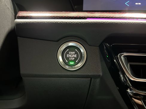 New 2026 Chevrolet Traverse RS image 15