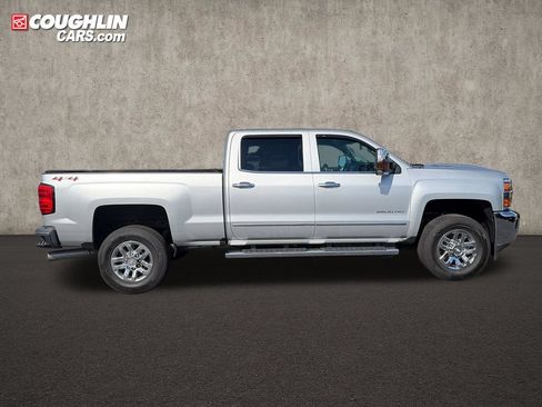 Used 2019 Chevrolet Silverado 2500 LTZ w/ Duramax Plus Package AWD/4WD image 10