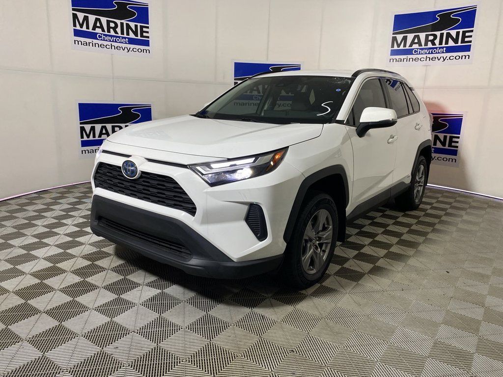 Used 2024 Toyota RAV4 XLE AWD/4WD image 14