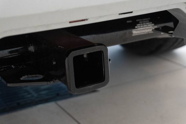 Used 2023 GMC Acadia SLE FWD image 25