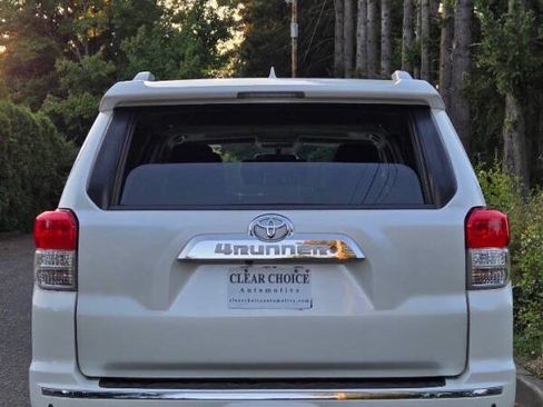 Used 2012 Toyota 4Runner SR5 w/ Convenience Pkg AWD/4WD image 7