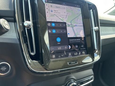 Certified 2026 Volvo XC40 B5 Plus AWD/4WD image 30