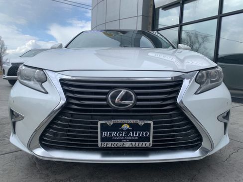 Used 2017 Lexus ES 350 w/ Navigation System Package image 2