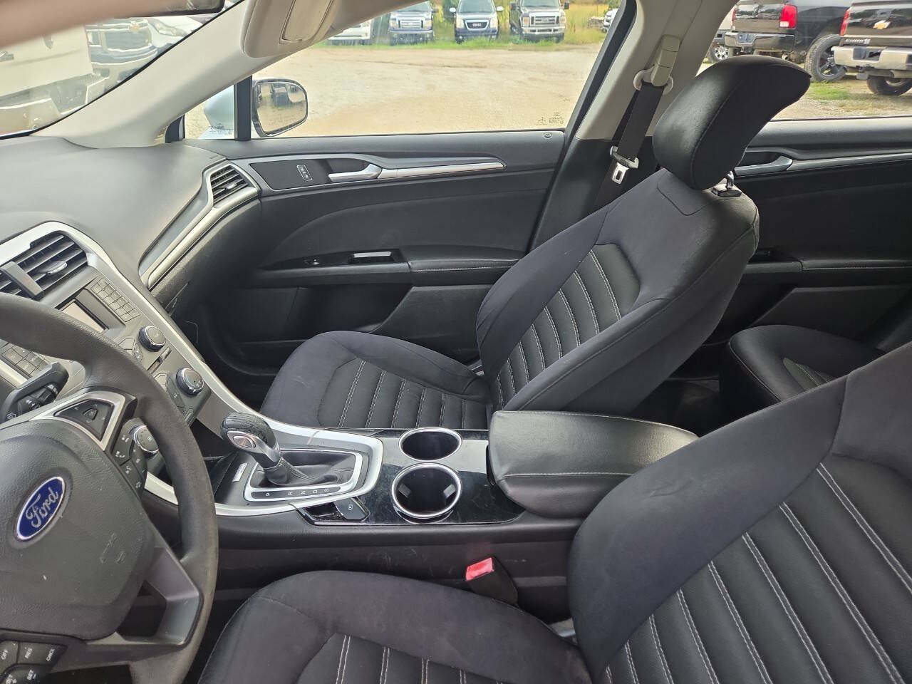 Used 2014 Ford Fusion SE FWD image 10