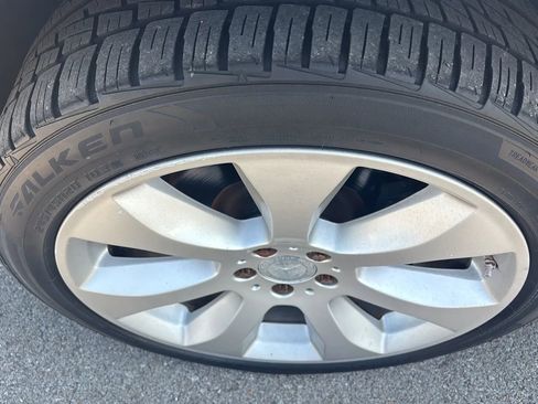 Used 2010 Mercedes-Benz GLK 350 4MATIC image 25