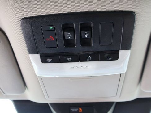 Used 2024 Nissan Pathfinder Platinum FWD image 56