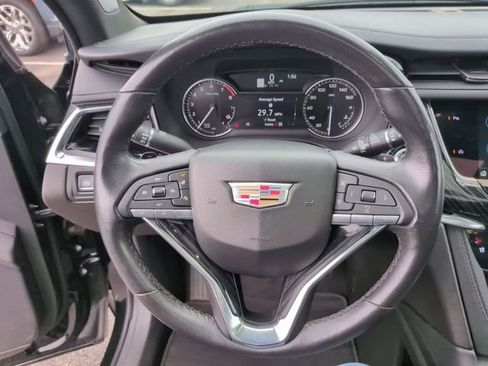 Used 2024 Cadillac XT6 Premium Luxury image 17