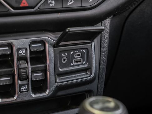 Used 2021 Jeep Wrangler Unlimited Sport AWD/4WD image 39