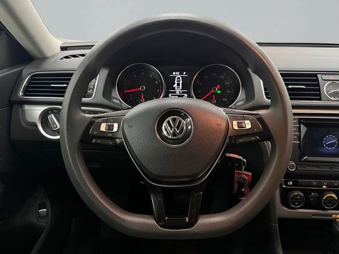 Used 2016 Volkswagen Passat 1.8T S FWD image 17