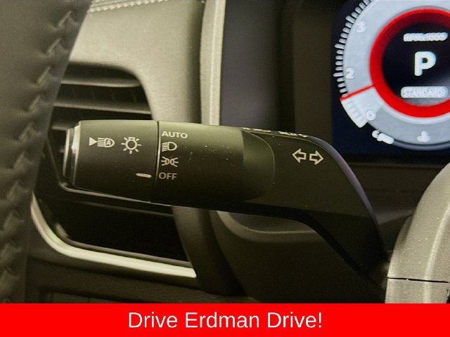Used 2025 Nissan Rogue SL FWD image 15