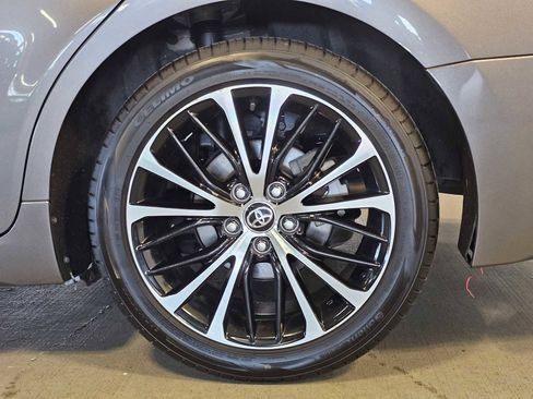 Used 2020 Toyota Camry SE FWD image 8