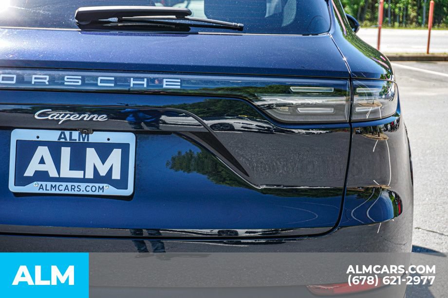 Used 2023 Porsche Cayenne AWD/4WD image 12