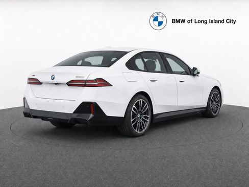 New 2026 BMW 530i xDrive w/ M Sport Package AWD/4WD image 7