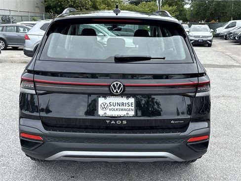 Used 2025 Volkswagen Taos S image 7