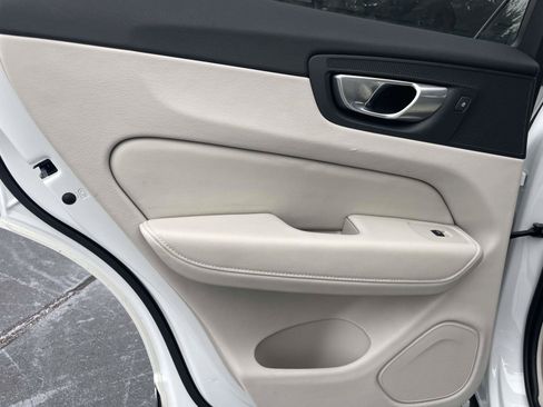 Certified 2024 Volvo XC60 B5 Ultimate w/ Protection Package Premier AWD/4WD image 12