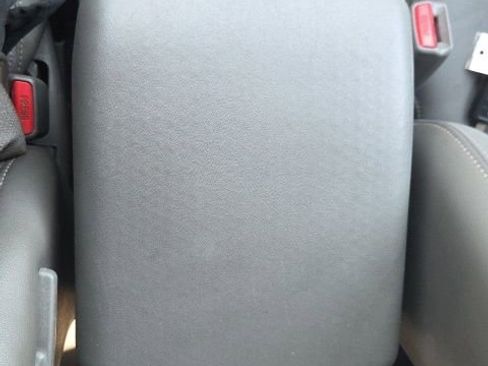 Used 2019 Nissan Frontier SL RWD image 29