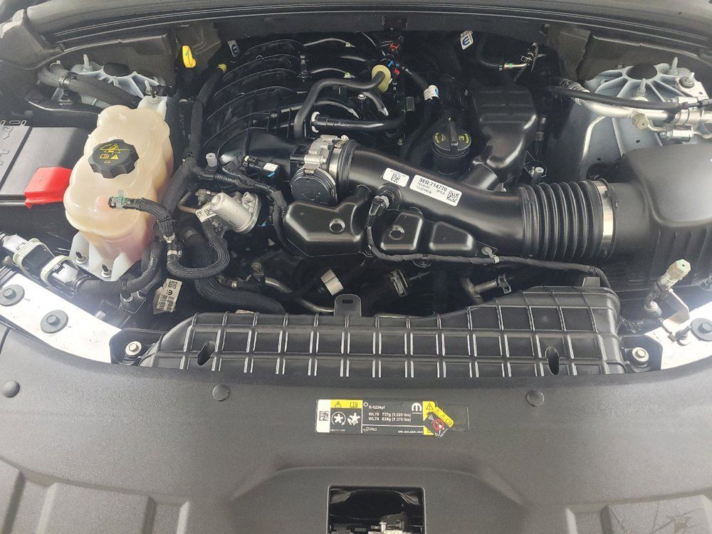Used 2023 Jeep Grand Cherokee Limited AWD/4WD image 30