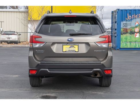 Used 2019 Subaru Forester Premium image 4