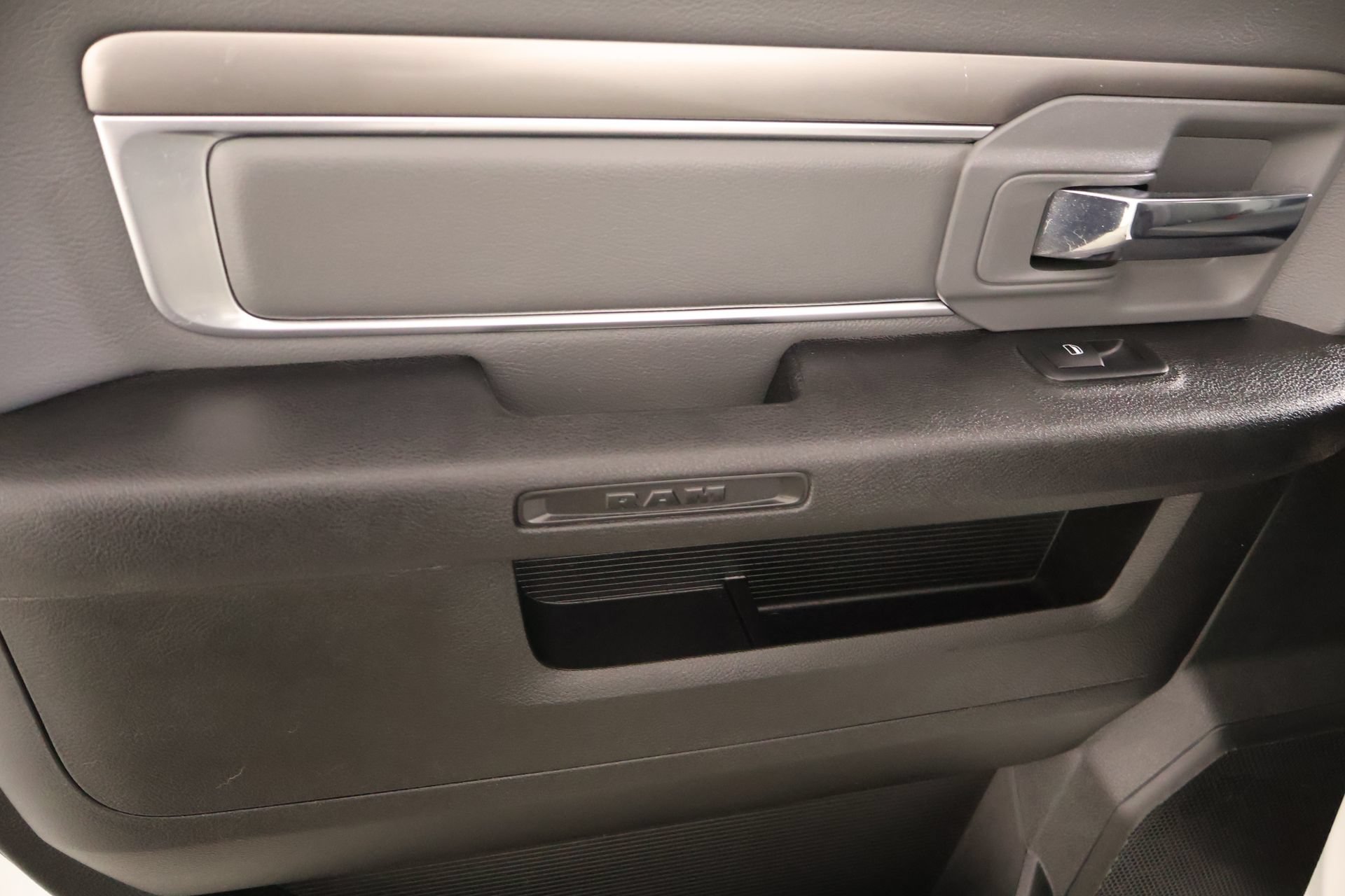 Used 2023 RAM 1500 Classic SLT w/ Electronics Group AWD/4WD image 15