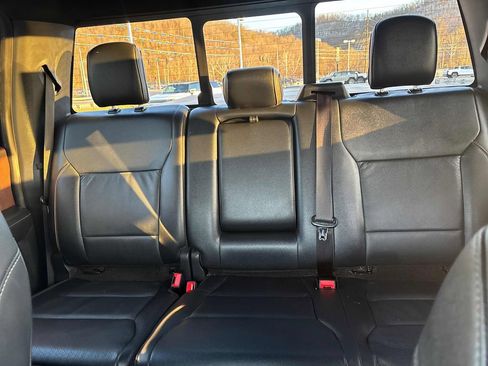 Used 2022 Ford F150 Lariat w/ Max Trailer Tow Package image 27