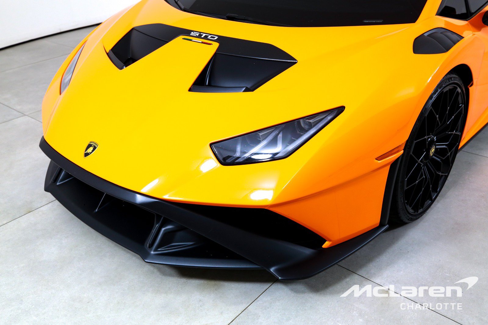 Used 2022 Lamborghini Huracan STO RWD image 26