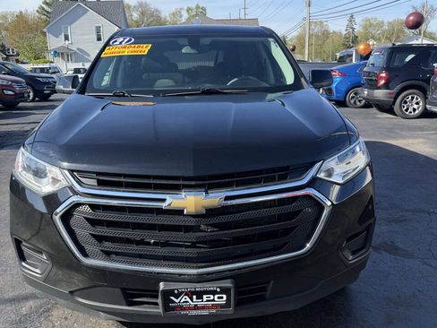 Used 2021 Chevrolet Traverse LS FWD image 2