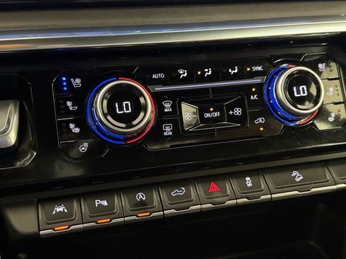 Used 2025 GMC Sierra 1500 Denali Ultimate image 17