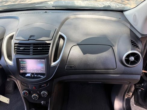 Used 2015 Chevrolet Trax LS FWD image 31