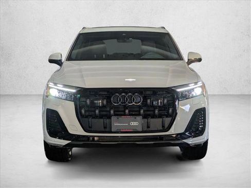 Certified 2025 Audi Q7 2.0T Premium Plus w/ Premium Plus Package image 2