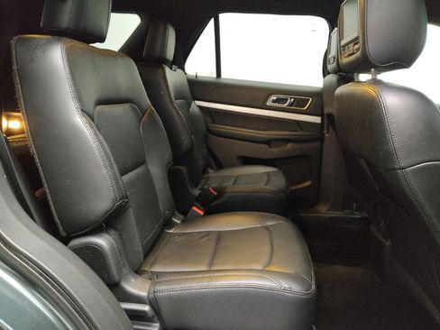 Used 2016 Ford Explorer XLT w/ Equipment Group 202A image 19