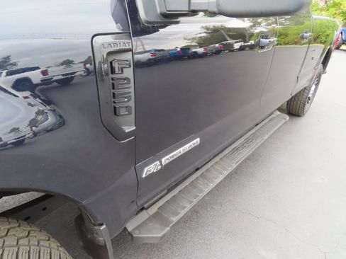 Used 2022 Ford F250 Lariat w/ Black Appearance Package image 13