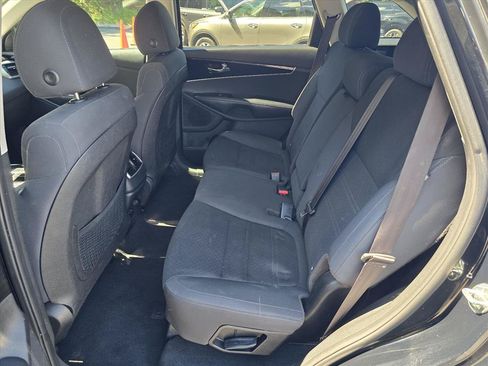 Used 2020 Kia Sorento FWD V6 image 11