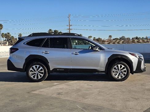 Certified 2025 Subaru Outback Premium image 10