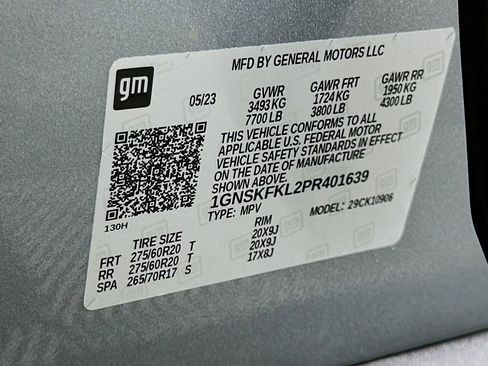 Used 2023 Chevrolet Suburban Premier w/ Advanced Technology Package AWD/4WD image 34