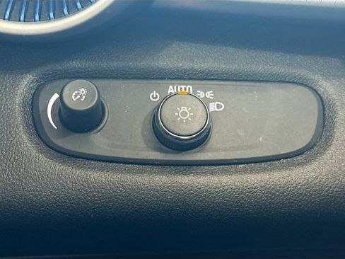 Used 2024 Chevrolet Trax LS w/ LS Convenience Package FWD image 11