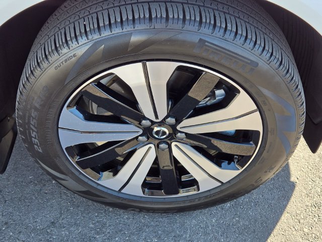 Used 2024 Volvo XC60 T8 Core AWD/4WD image 9