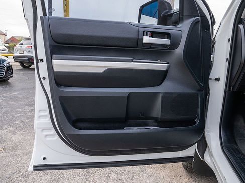 Used 2015 Toyota Tundra SR5 w/ SR5 Upgrade Package image 10