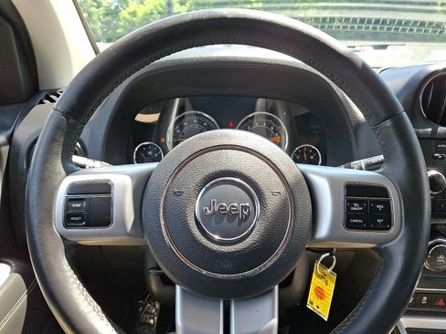 Used 2017 Jeep Compass Latitude AWD/4WD image 19