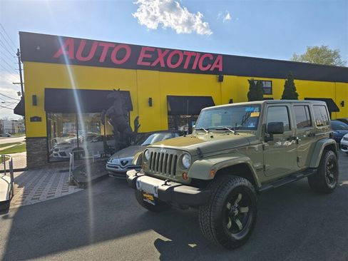 Used 2013 Jeep Wrangler Unlimited Sahara w/ Connectivity Group AWD/4WD image 1