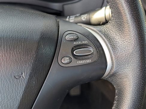 Used 2015 Nissan Pathfinder SV image 20