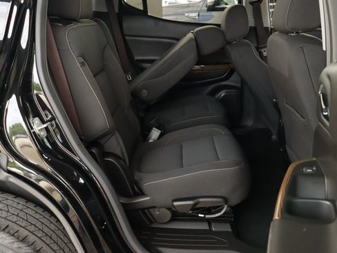 Used 2023 GMC Acadia SLE w/ Driver Convenience Package image 29