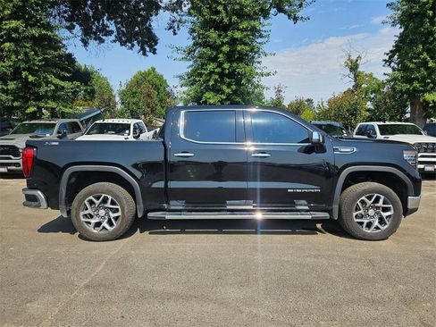 Used 2023 GMC Sierra 1500 SLT w/ SLT Premium Package image 8
