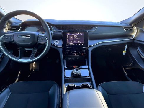 Used 2024 Jeep Grand Cherokee L Altitude image 16