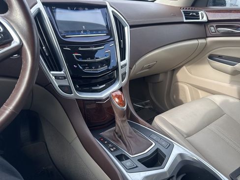 Used 2013 Cadillac SRX Luxury image 24