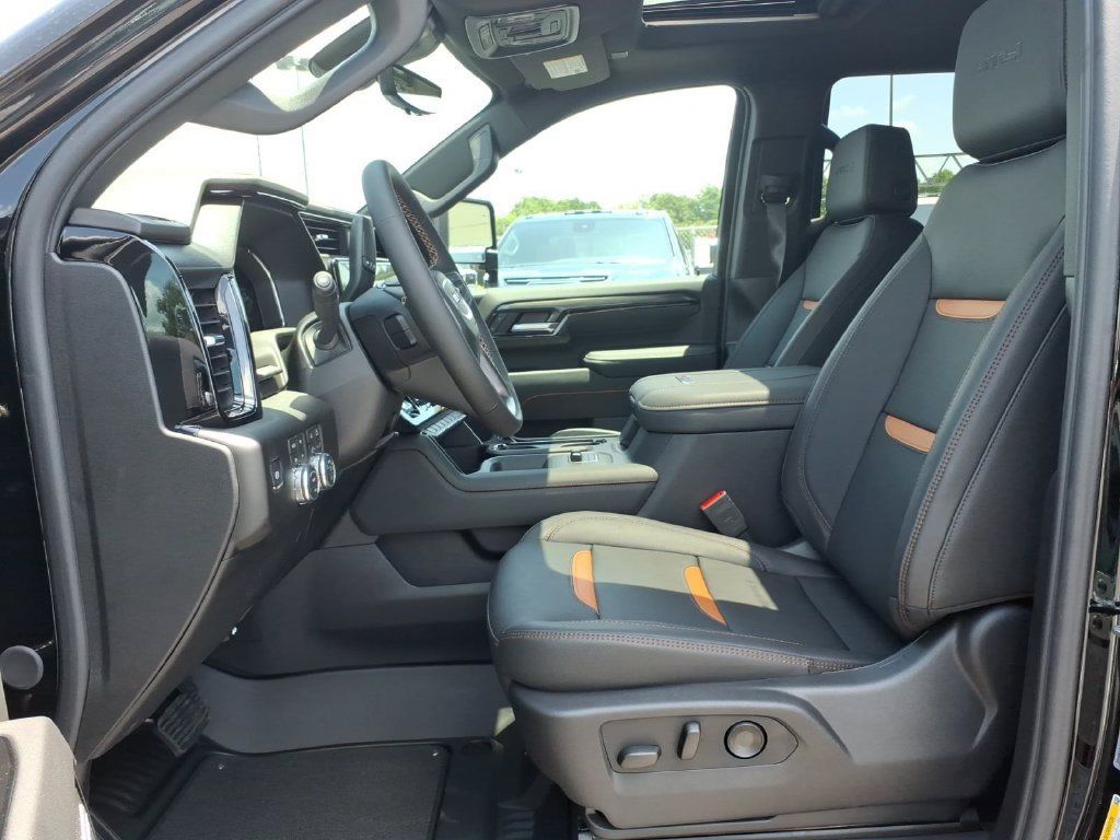 New 2026 GMC Sierra 2500 AT4 w/ Max Trailering Package AWD/4WD image 12