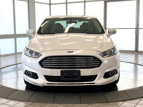 Used 2015 Ford Fusion SE w/ Equipment Group 202A FWD image 2
