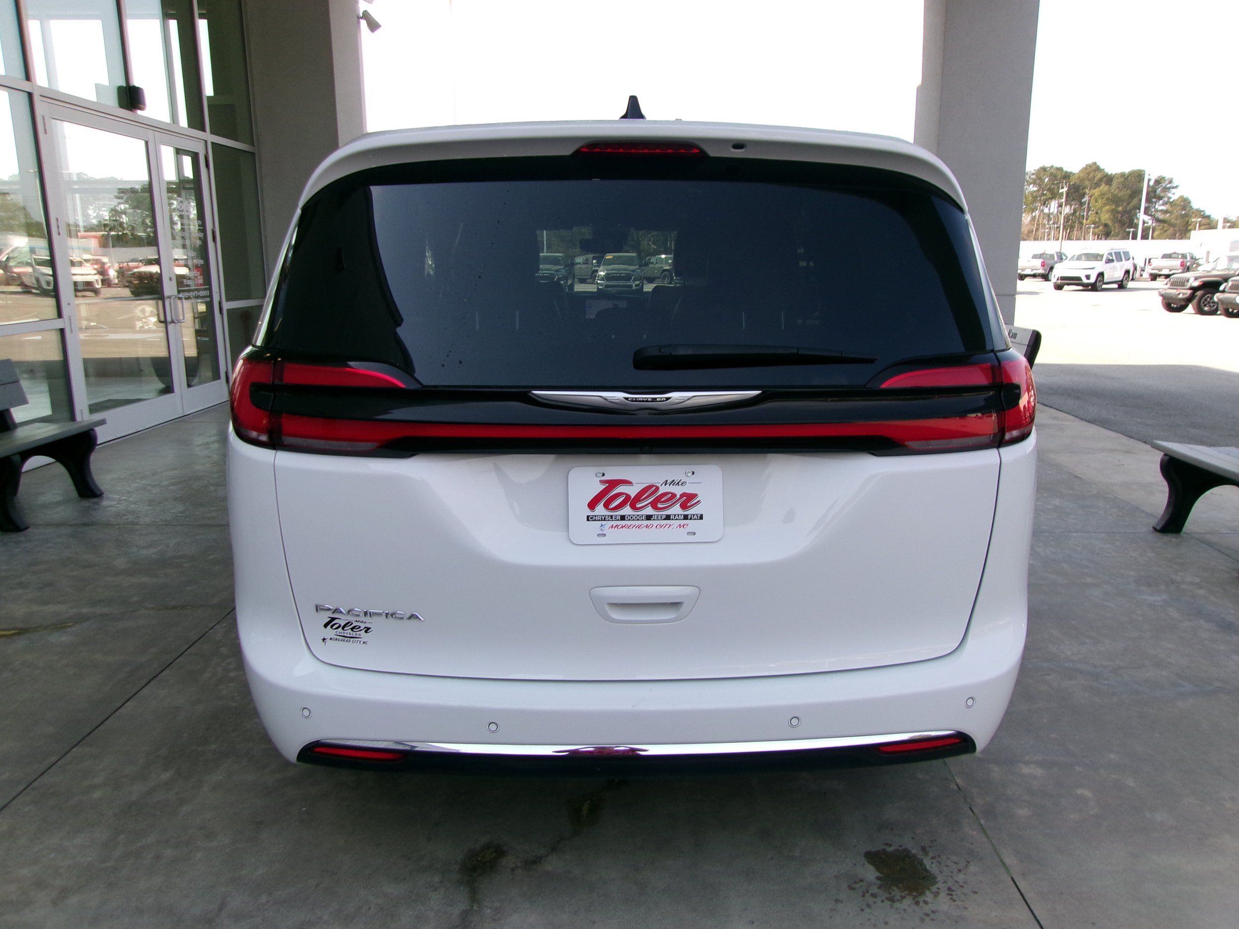 Used 2025 Chrysler Pacifica Select FWD image 22