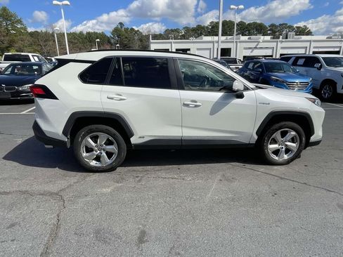 Used 2021 Toyota RAV4 XLE Premium image 12